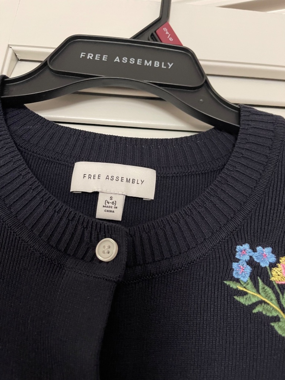 Free Assembly Navy Floral Embroidered Puff Sleeve Cardigan NWT - Picture 5 of 16